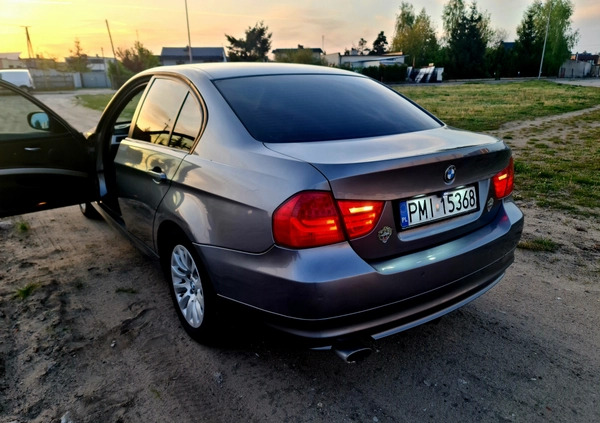 BMW Seria 3 cena 21900 przebieg: 261000, rok produkcji 2009 z Gniewkowo małe 137